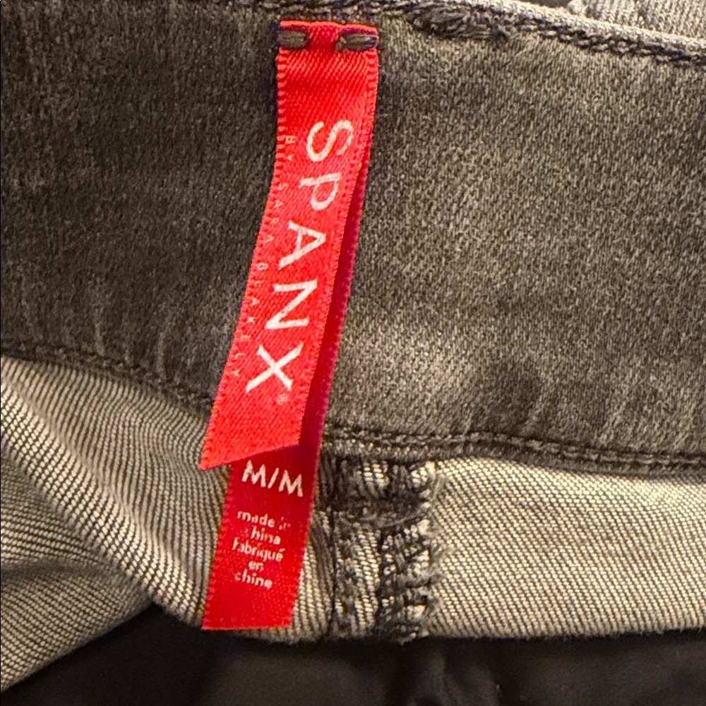 SPANX VINTAGE GREY DISTRESSED JEANS SIZE MEDIUM - Picture 7 of 8